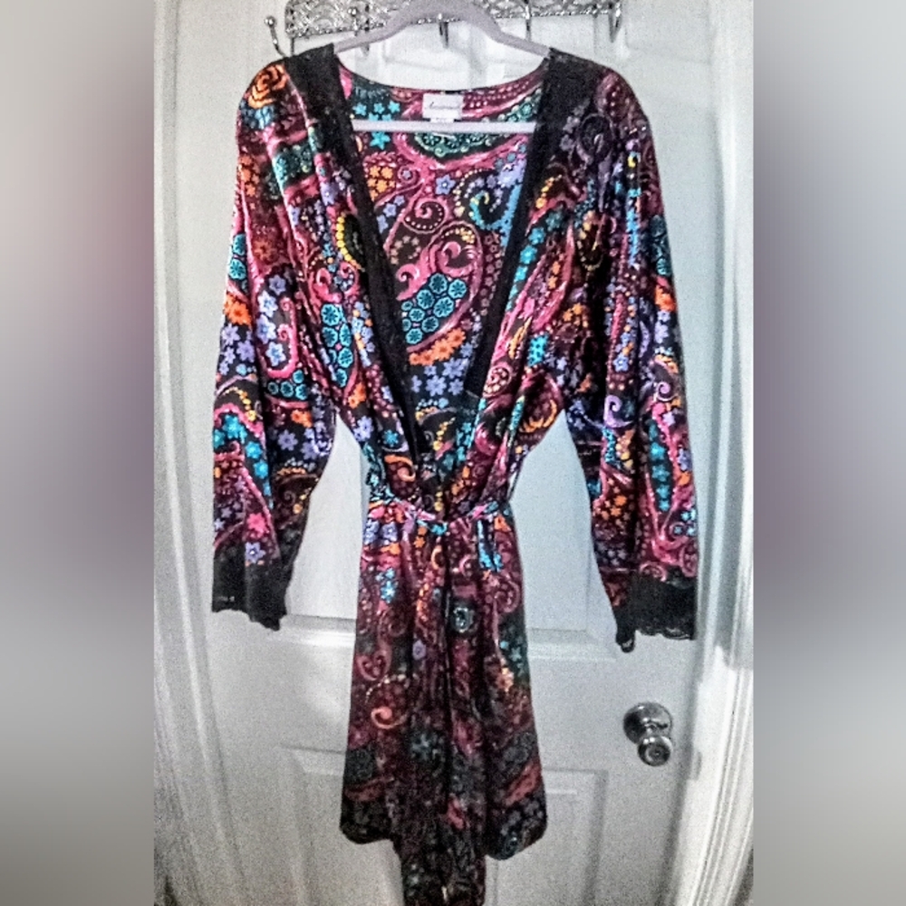 *Plus Size* Luxurious Kimono-Style Satin Robe